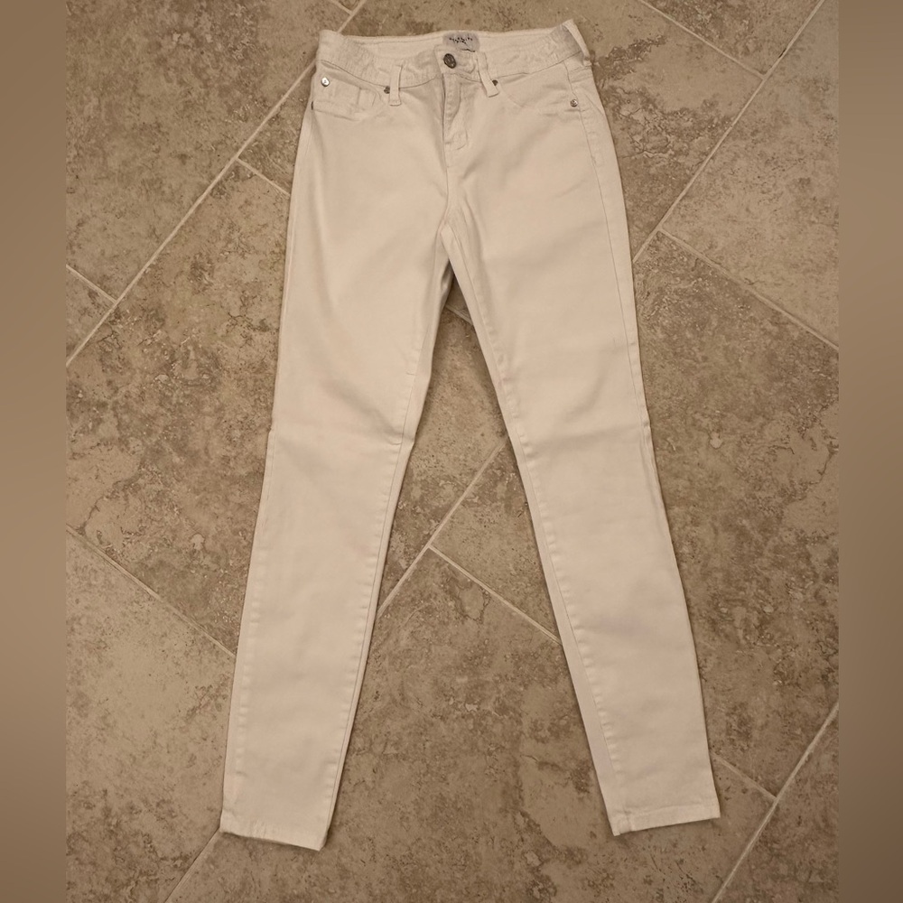Celebrity Pink brand white skinny pants. Size 1 / 25